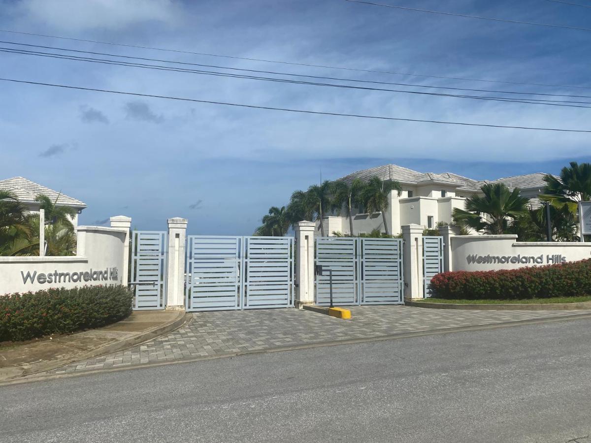 Westmoreland Hills - Mount Standfast - St James - Full Gym Membership Saint James Esterno foto